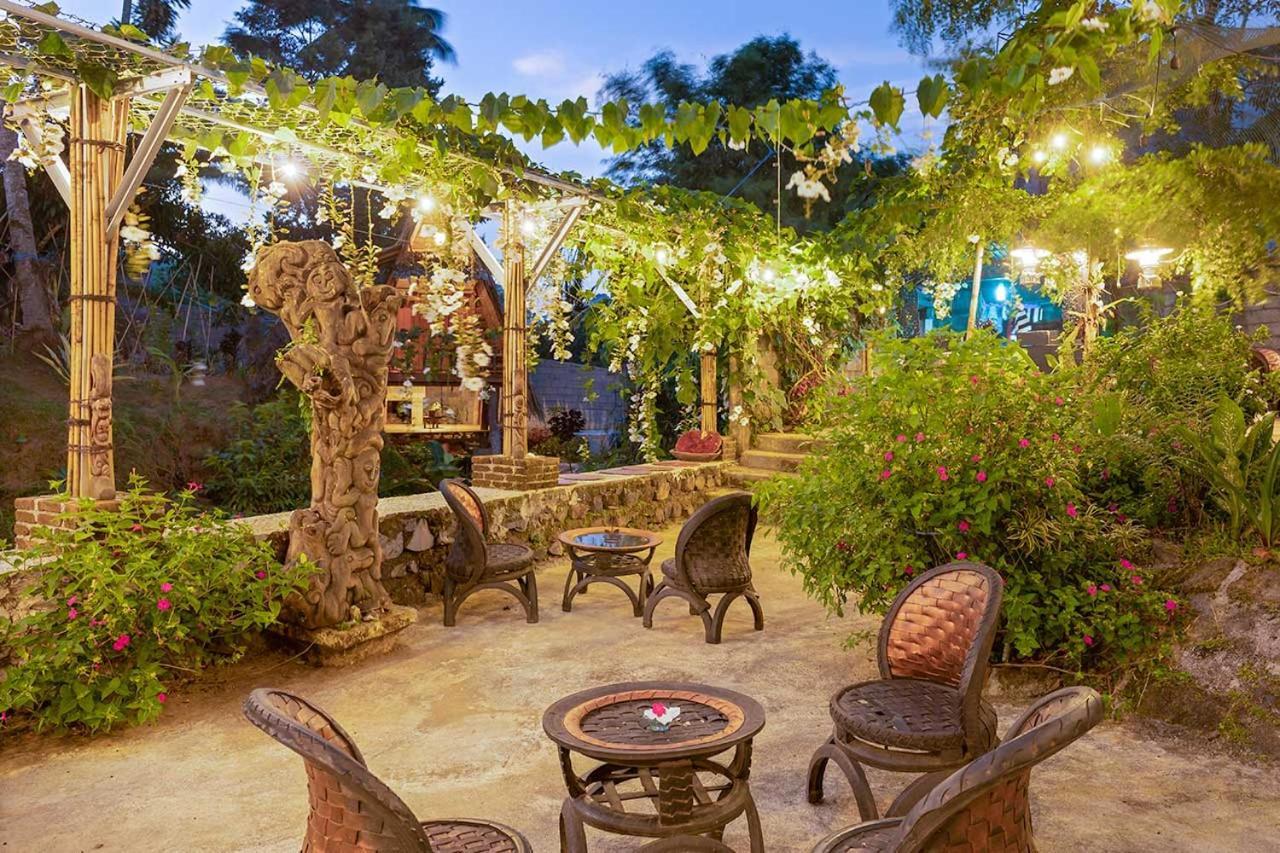 Onong'S Homestay & Cafe Tomohon Εξωτερικό φωτογραφία