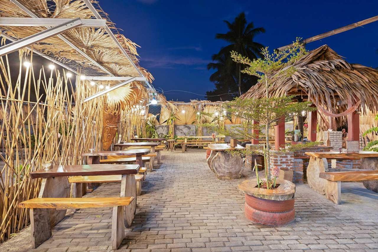 Onong'S Homestay & Cafe Tomohon Εξωτερικό φωτογραφία