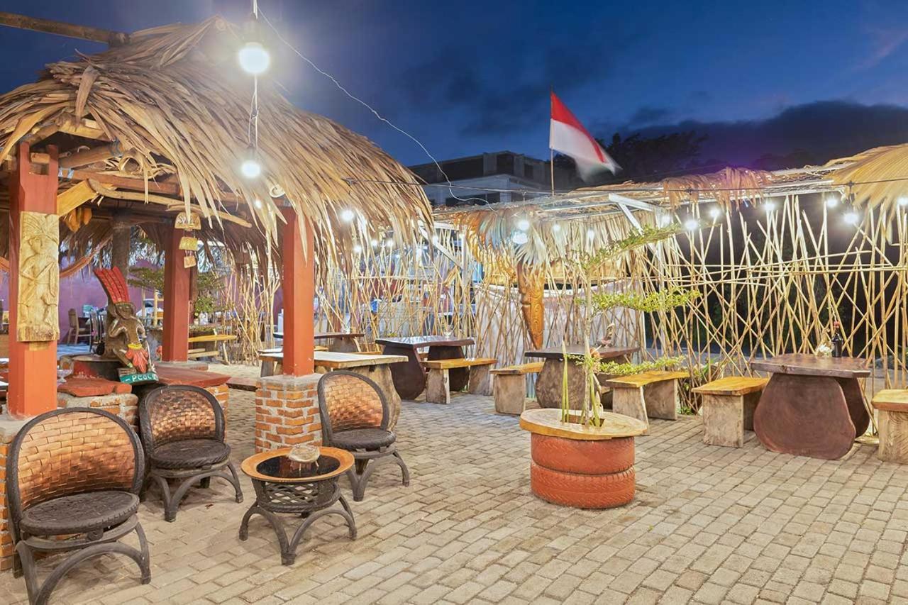 Onong'S Homestay & Cafe Tomohon Εξωτερικό φωτογραφία